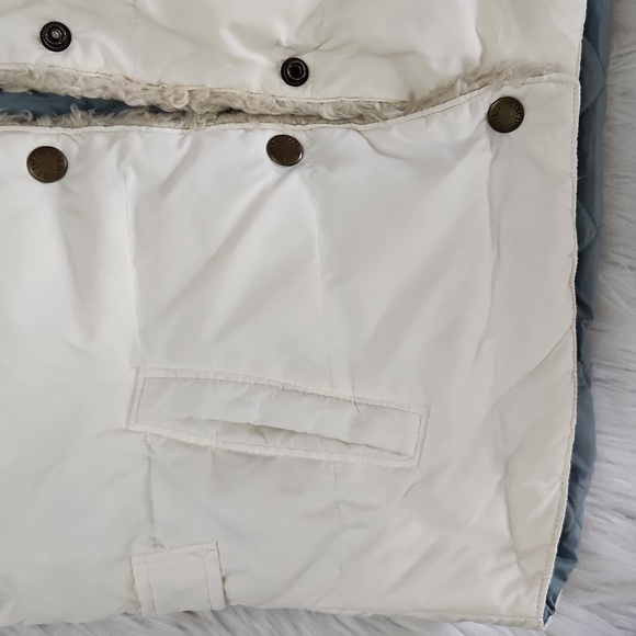 AMERICAN EAGLE OUTFITTERS SLEEVELESS PUFFER WOMEN'S JACKET SIZE XS - Picture 3 of 9